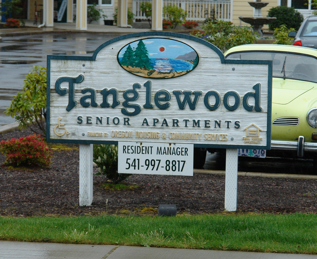 Tanglewood in Florence, OR - Building Photo - Building Photo