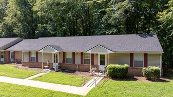Hillside Apartments in Mooresville, NC - Building Photo