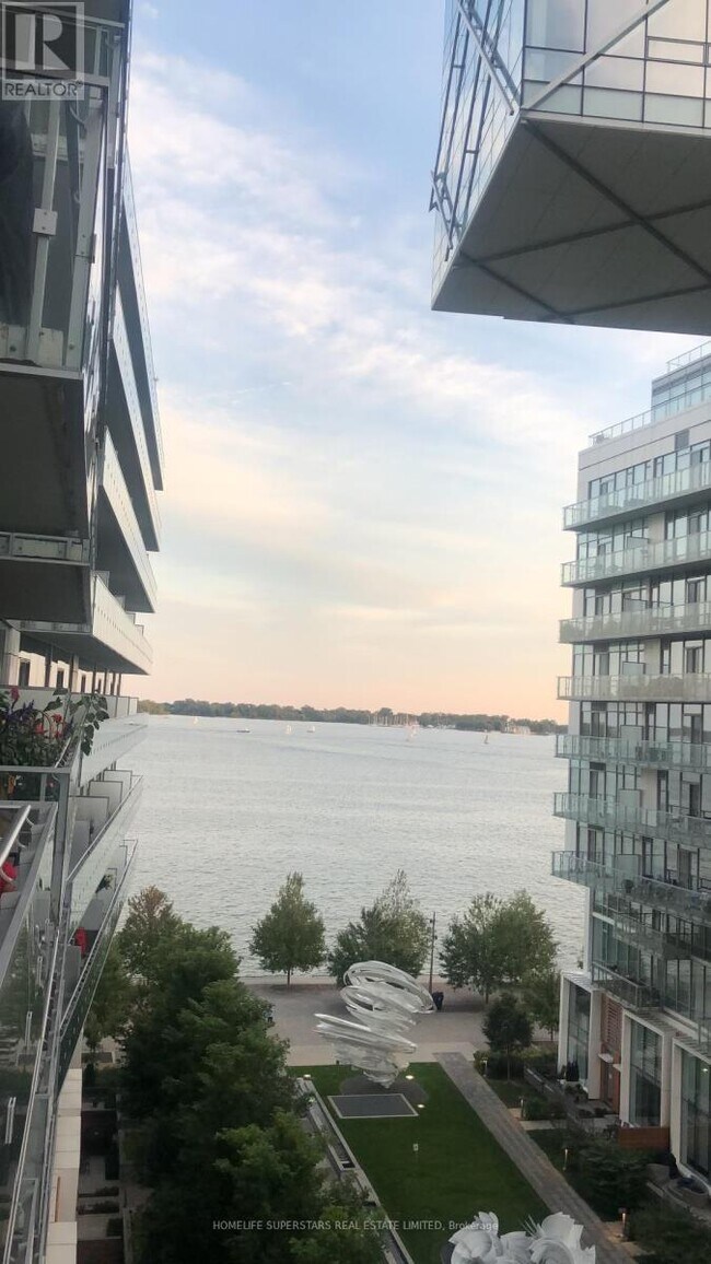 property at 39 Queens Quay E