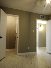 907 12th St-Unit -Apartment 4 in Galveston, TX - Building Photo - Building Photo