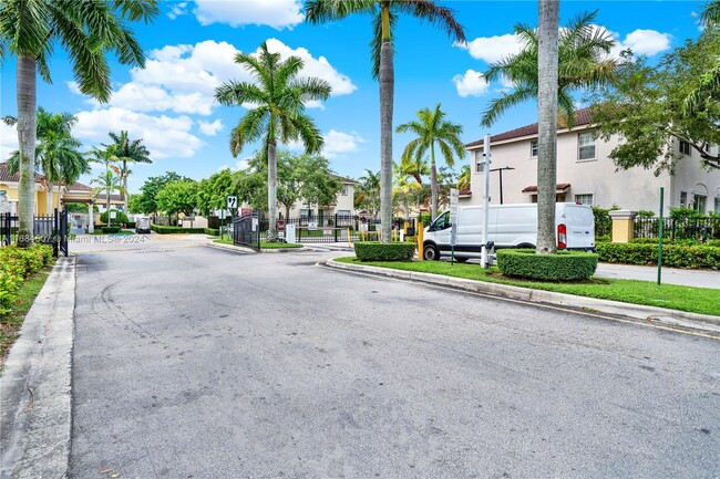 580 NE 21st Terrace in Homestead, FL - Foto de edificio - Building Photo