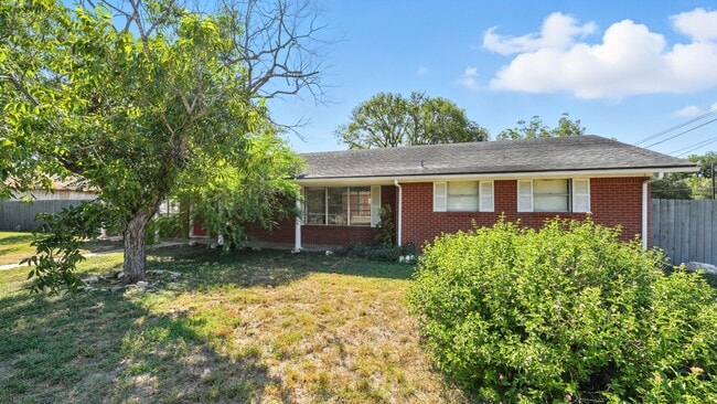 476 Granada Dr