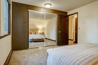 3234 Pringle Rd SE in Salem, OR - Foto de edificio - Building Photo