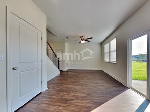 975 Tan Tara Trl in Jacksonville, FL - Building Photo - Building Photo