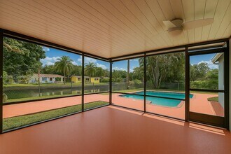 5232 SW 92nd Terrace in Cooper City, FL - Building Photo - Building Photo