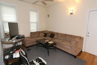2835 N Damen Ave, Unit J03P in Chicago, IL - Building Photo - Building Photo
