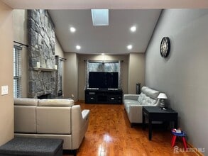 170 Salem Rd in North Brunswick, NJ - Building Photo - Building Photo