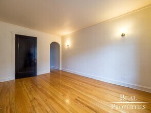 2110 W Ainslie St in Chicago, IL - Building Photo - Building Photo