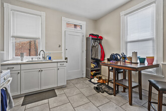 2329 Larkins Wy in Pittsburgh, PA - Building Photo - Building Photo
