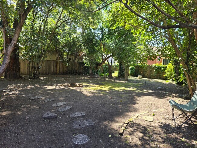 2444 Carleton St, Unit 2 in Berkeley, CA - Building Photo - Building Photo