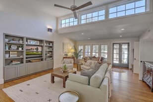 278 Palm St in Mount Pleasant, SC - Building Photo