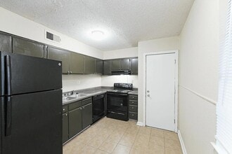 2879 Beverly Hills St in Memphis, TN - Building Photo - Building Photo