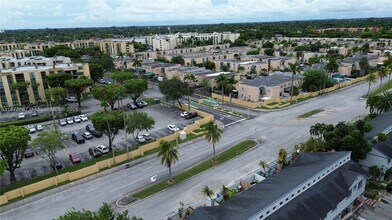 11715 SW 18th St in Miami, FL - Building Photo - Building Photo