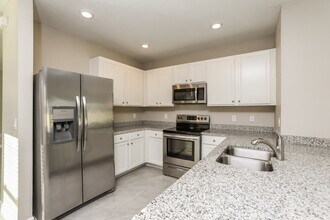 3928 Silverstream Terrace in Sanford, FL - Building Photo - Building Photo