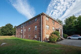 424 Great Rd, Unit 4 in Acton, MA - Foto de edificio - Building Photo