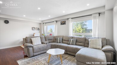 72 Huxtable Ln in Toronto, ON - Building Photo - Building Photo