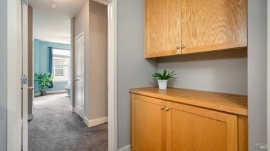 336 City Center Dr in Rohnert Park, CA - Building Photo - Building Photo
