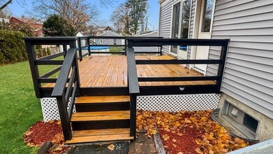 200 Lobdell Dr in Stratford, CT - Building Photo - Building Photo