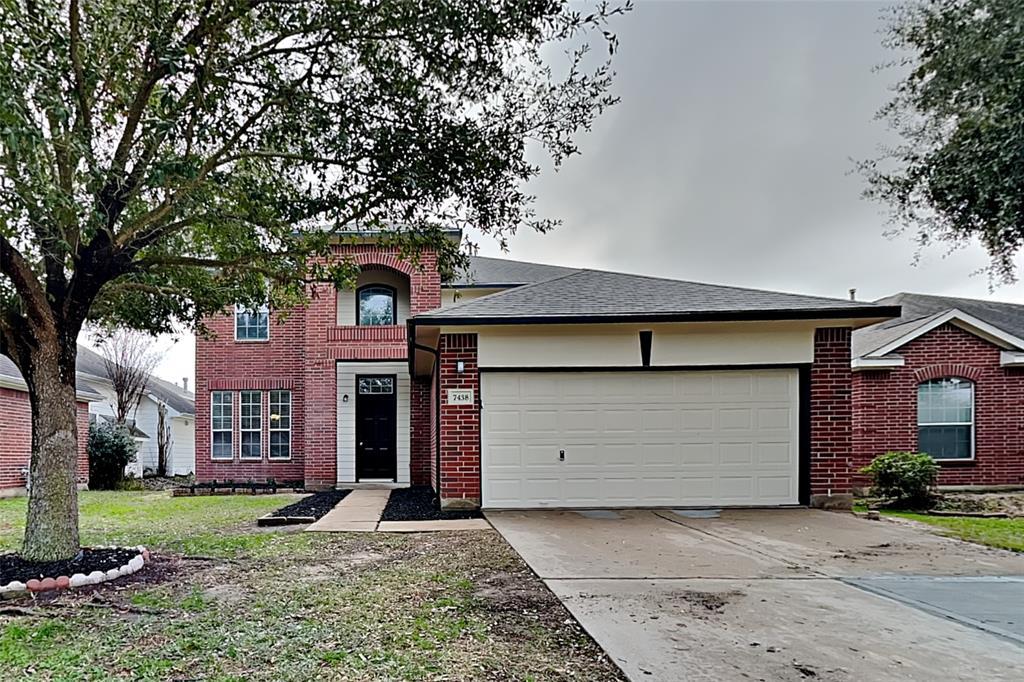 7438 Riven Oaks Ct in Cypress, TX - Building Photo