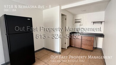 9718 N Nebraska Ave, Unit 8 in Tampa, FL - Foto de edificio - Building Photo