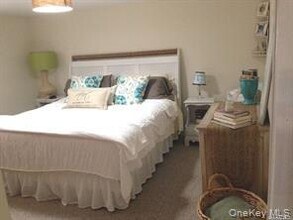 3 Lincoln St in Westhampton, NY - Building Photo - Building Photo