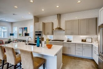 8507 Honeysuckle Trail in Austin, TX - Building Photo - Building Photo