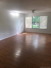 2313 S Cypress Bend Dr-Unit -123A in Pompano Beach, FL - Building Photo - Building Photo