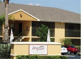 5321 Summerlin Rd in Ft. Myers, FL - Building Photo