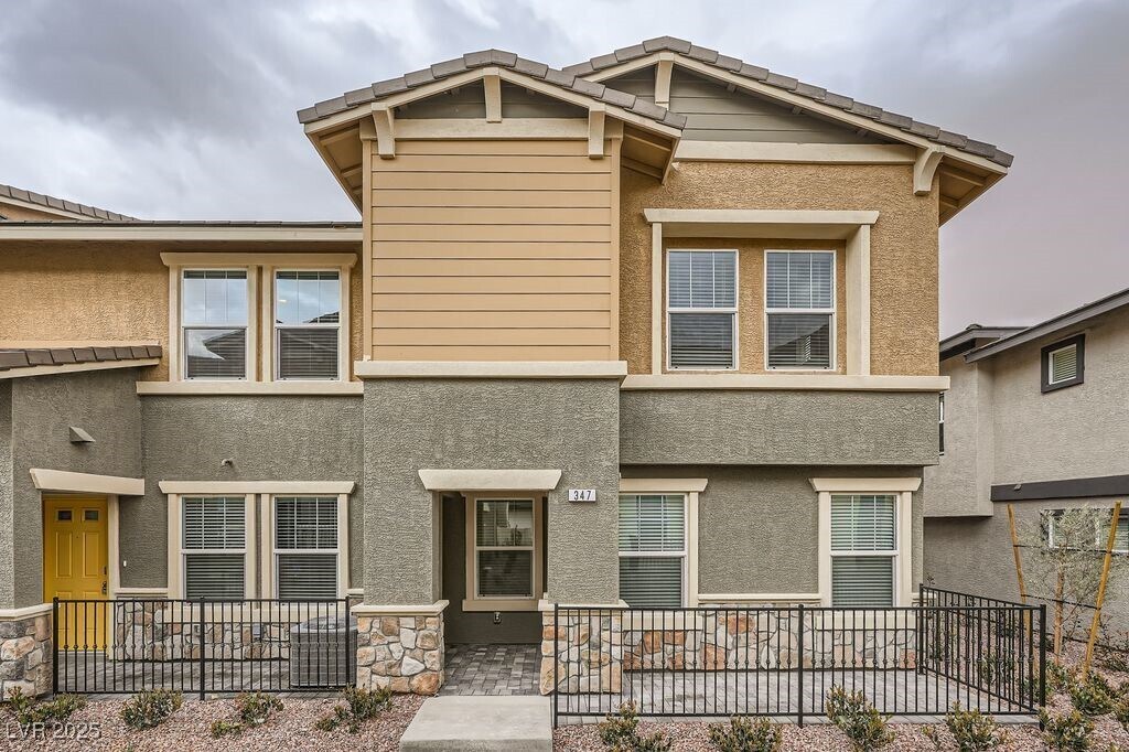 347 Summer Sparrow Ave in Henderson, NV - Building Photo