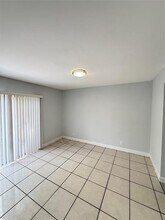 5711 Blueberry Ct in Lauderhill, FL - Building Photo - Building Photo