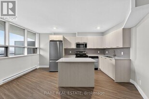 4340 Bloor St W in Toronto, ON - Building Photo