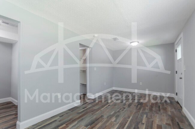 216 E 2nd St in Jacksonville, FL - Building Photo - Building Photo