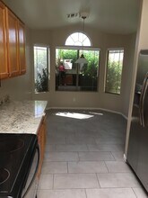 528 E Cantebria Dr in Gilbert, AZ - Building Photo - Building Photo