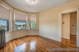 1160 Commonwealth Ave, Unit 48 in Boston, MA - Building Photo