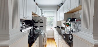 11 Gray St, Unit 5 in Cambridge, MA - Building Photo
