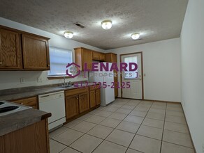 4433-4435 W La Siesta St in Springfield, MO - Building Photo - Building Photo