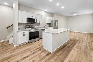 1118 Bertrand St, Unit 1118 Bertrand in Manhattan, KS - Building Photo