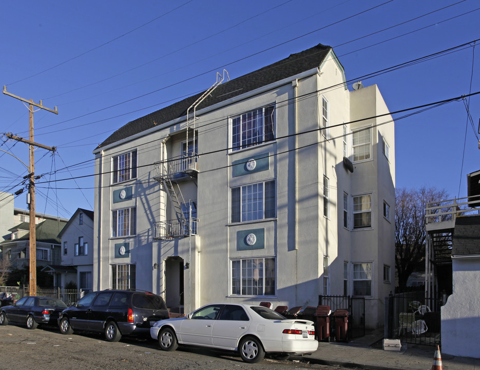 3040 E 19th St in Oakland, CA - Building Photo