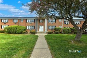 1254 Farmington Ave in Farmington, CT - Building Photo