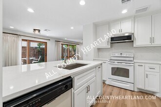 9009 N May Ave in Oklahoma City, OK - Building Photo - Building Photo