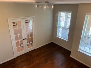 6819 Hunters Trace Ln in Baytown, TX - Building Photo - Building Photo