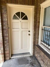 247 E Lullwood Ave in San Antonio, TX - Building Photo - Building Photo