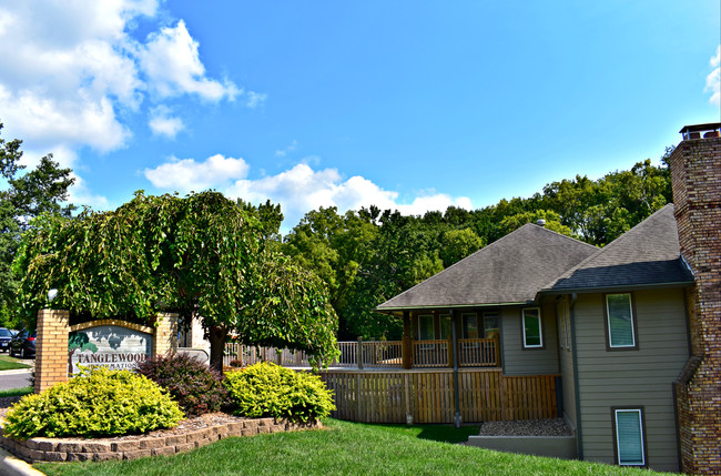 Tanglewood Apartments in Kansas City, MO - Building Photo - Building Photo