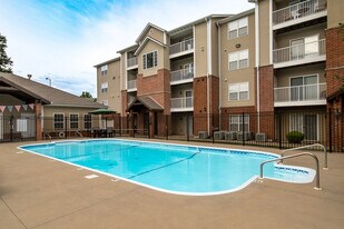 Coryell Crossing in Springfield, MO - Building Photo