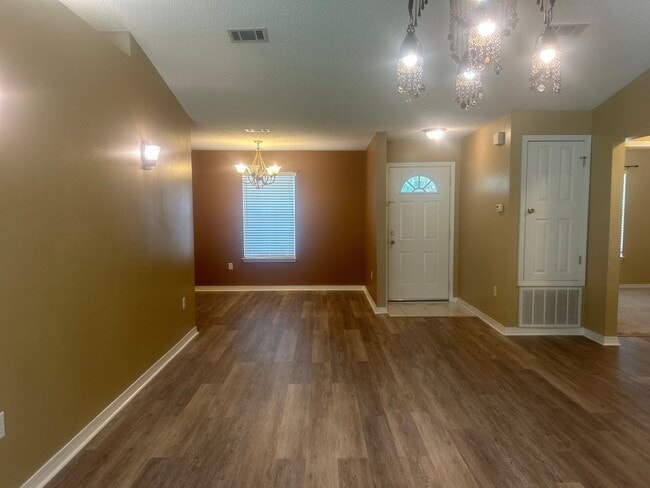 1267 Jefferyscot Dr in Crestview, FL - Building Photo - Building Photo