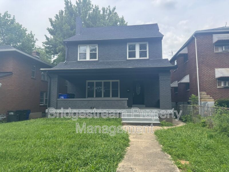 611 Rockford Ave in Dayton, OH - Building Photo