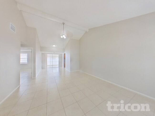 10108 Hickory Hollow Ct in Tampa, FL - Building Photo - Building Photo