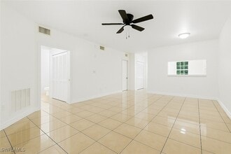 8423 Bernwood Cove Loop in Ft. Myers, FL - Building Photo - Building Photo