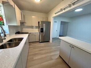 201 E 43rd St-Unit -201 E 43rd St unit 0 (A11702945) in Hialeah, FL - Building Photo - Building Photo
