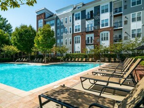 The Residences at Congressional Village in Rockville, MD - Foto de edificio - Building Photo